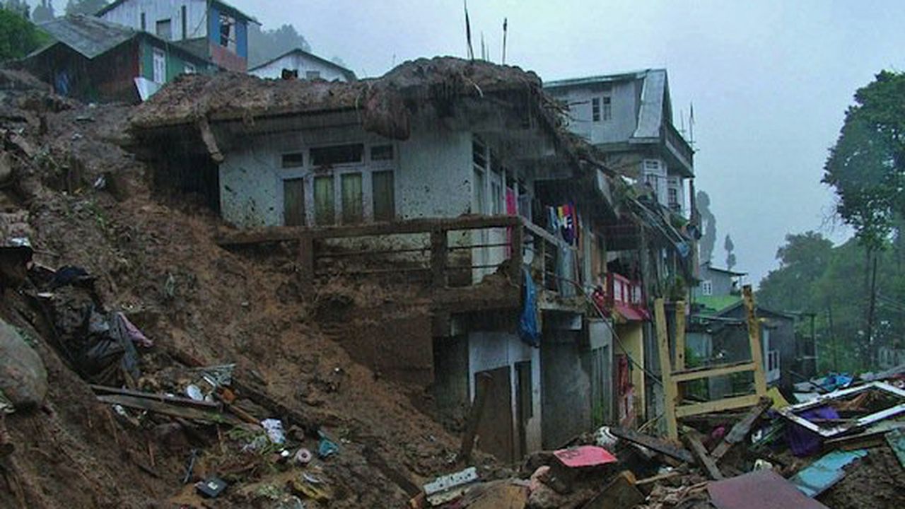 Свлачище в Индия взе 8 жертви