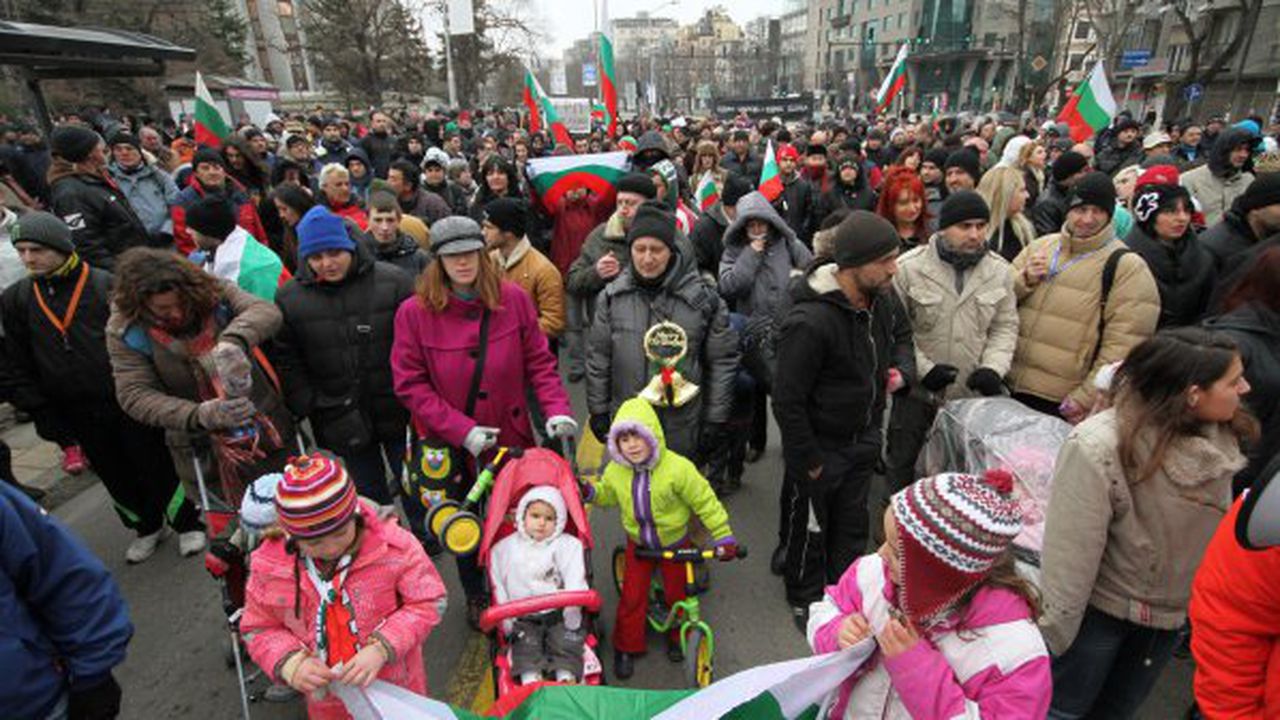 Протестиращите във Варна блокираха АМ Хемус