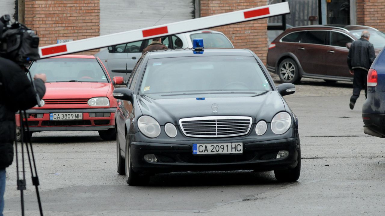 Софийските катаджии регистрирали крадени лимузини като скрап