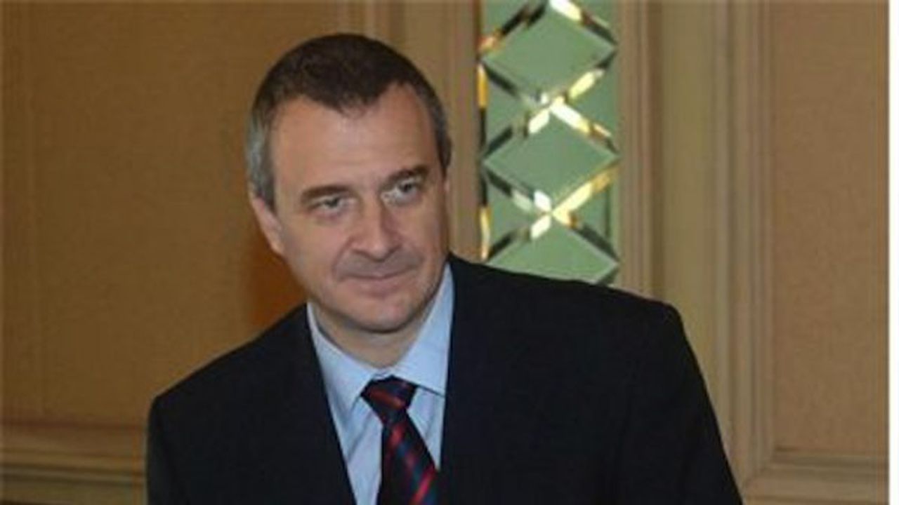 Началникът на кабинета на президента подаде оставка