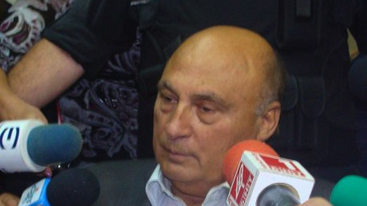 Цар Киро излиза от затвора, съселяните му не го искат