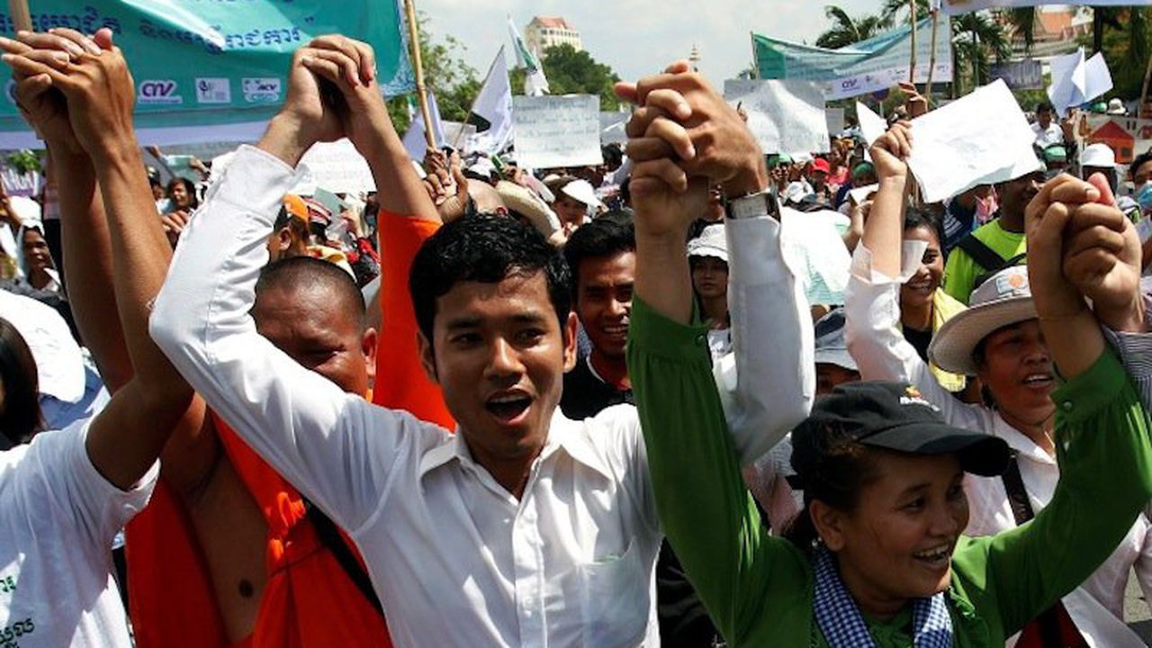 Полиция преби с електрошокови палки бременна жена