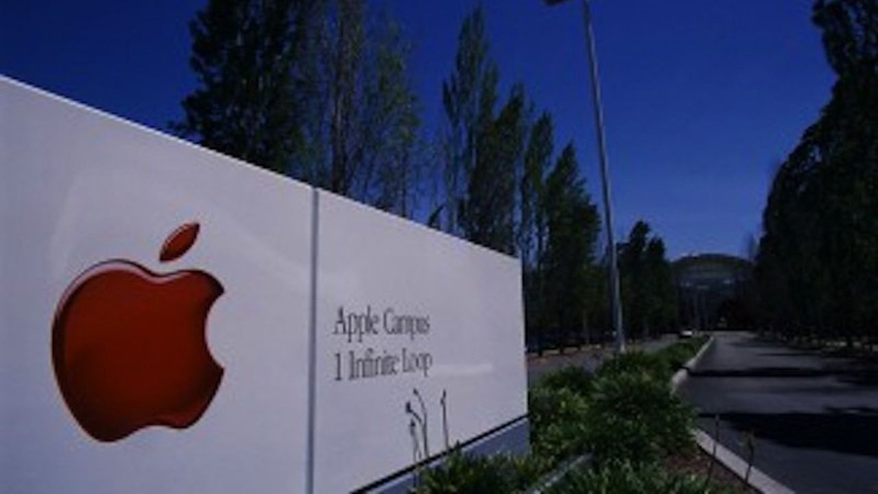 Apple стигна 700 млрд. долара