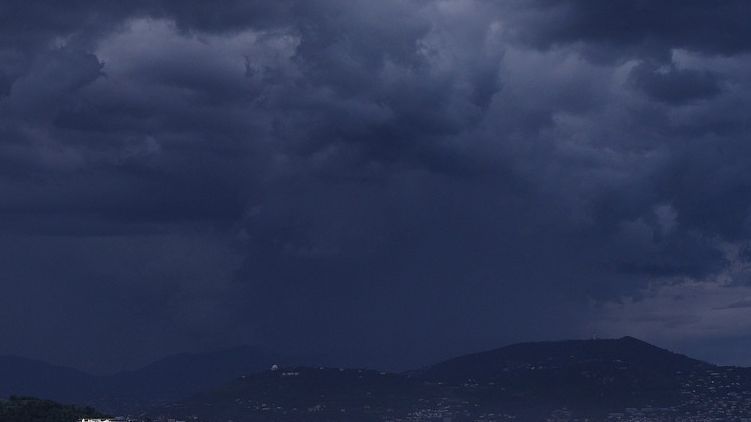 В информацията се посочва, че превантивно днес ще останат затворени