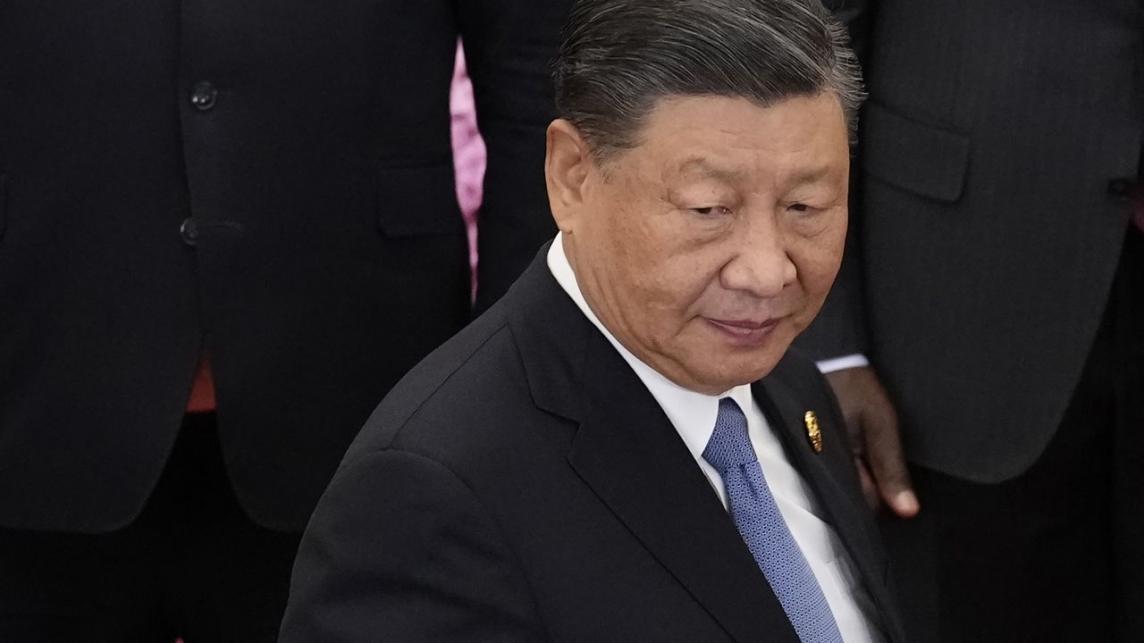Си Цзинпин поздрави Никушор Дан за избирането му за президент на Румъния