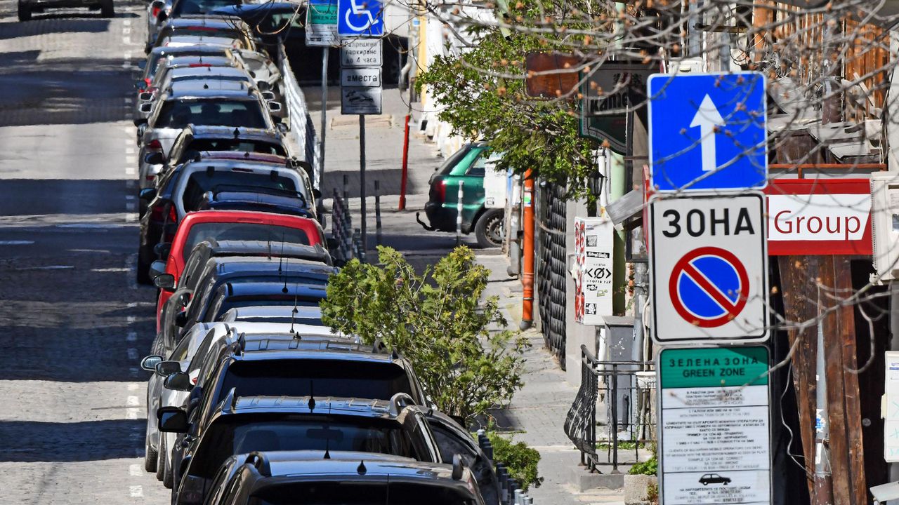 Вдигат двойно цените на паркинг зоните и служебния абонамент в София