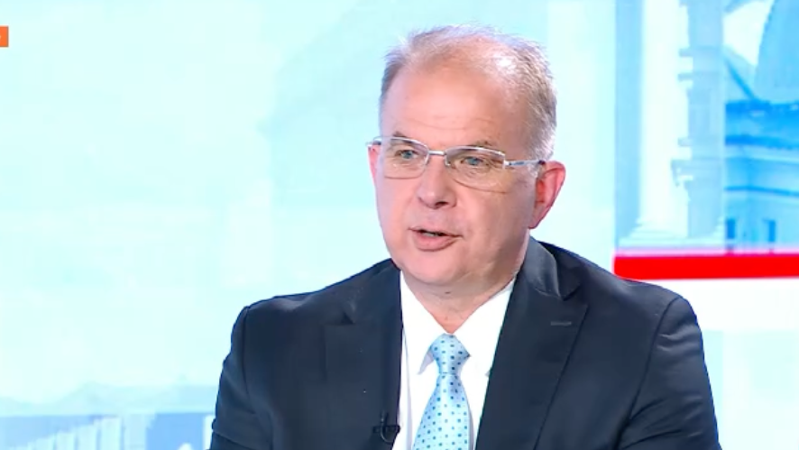 Радомир Чолаков за референдума на Радев: Явно още имаме нужда да се учим на пряка и представителна демокрация