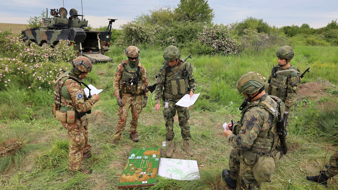 Български и италиански военнослужещи проведоха съвместни подготовки