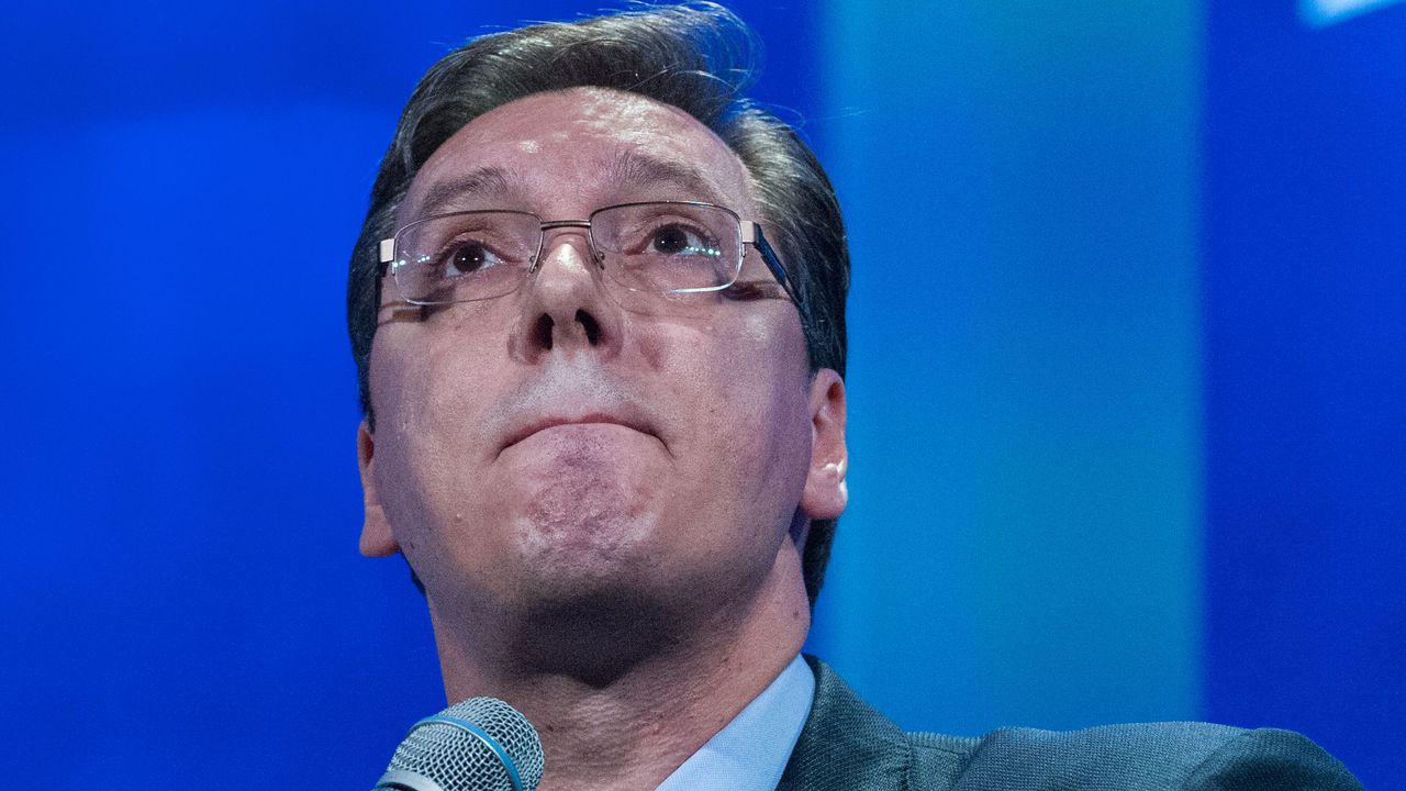 Сръбският президент Александър Вучич присъства вчера на тържество, организирано от