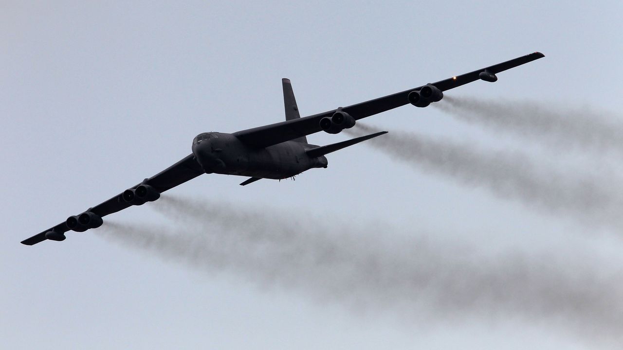 Пилот на граждански полет се превърна в истински герой, след