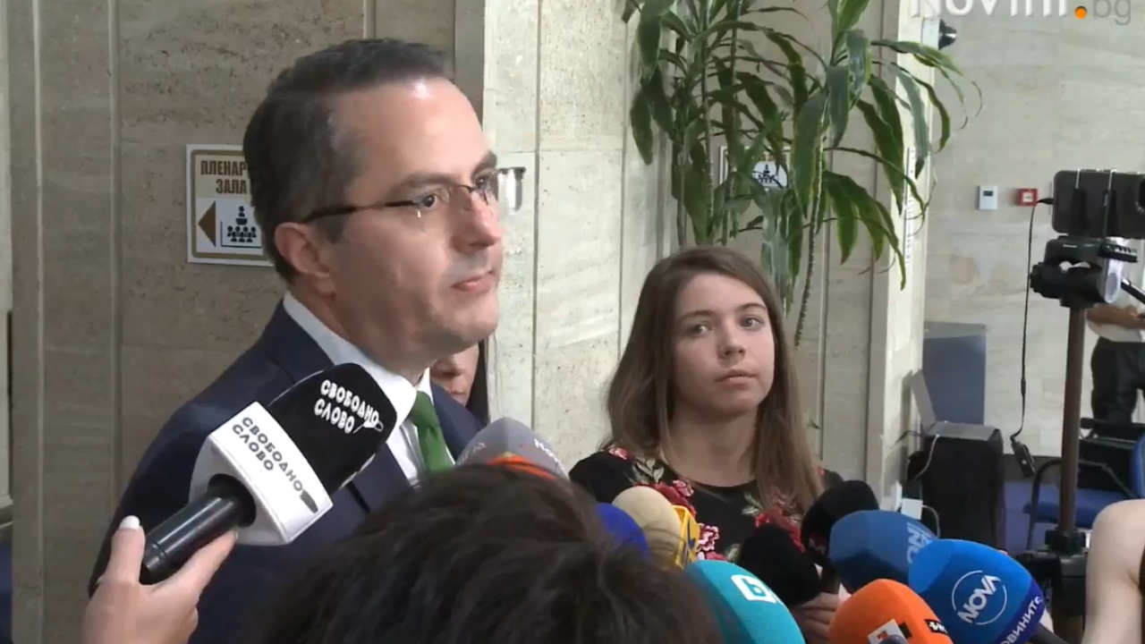 Няма да отидем на срещата, защото тя е безсмислена. В