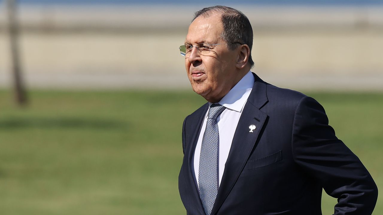 Forbes: Завръщането на кремлинологията или защо Лавров рискува да се превърне в изкупителната жертва на Путин