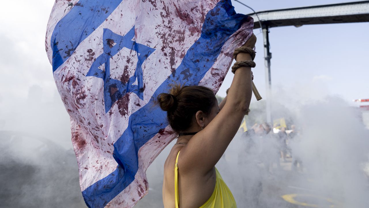 Заляха евреи с боя при спречкване с участници в протестен лагер в Германия