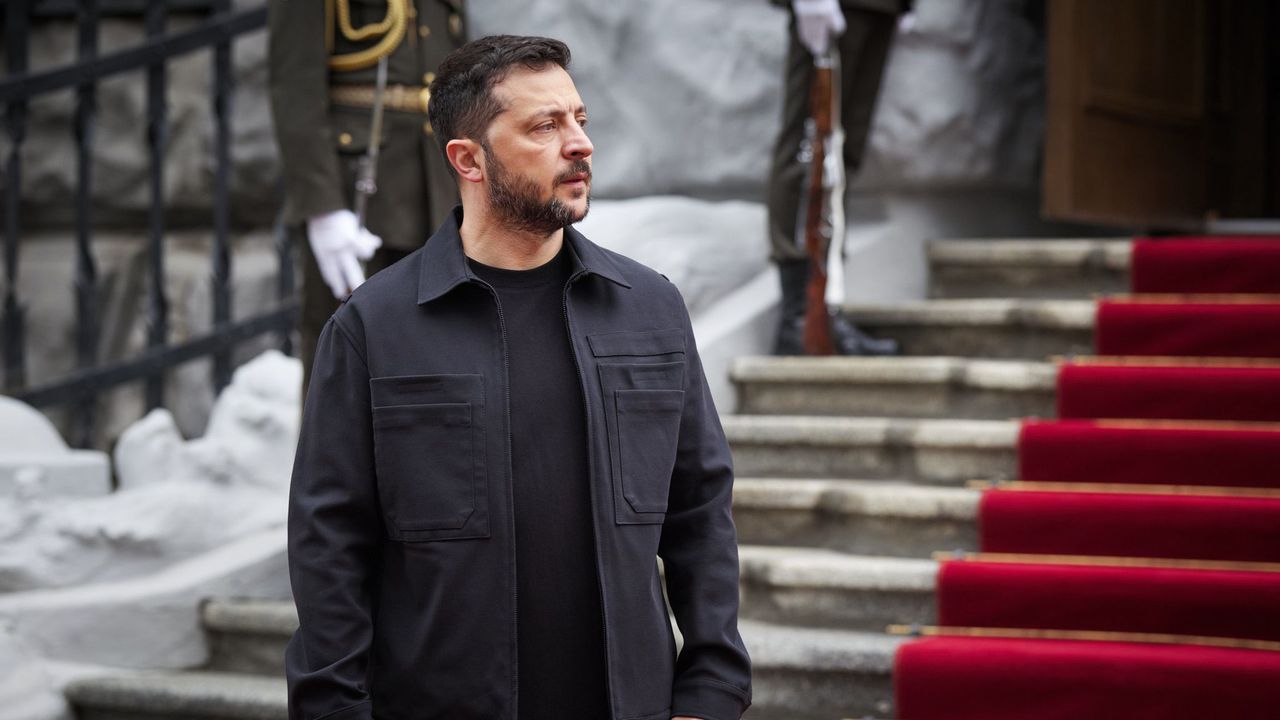 Зеленски е в Испания за срещи с краля, премиера и председателите на парламента