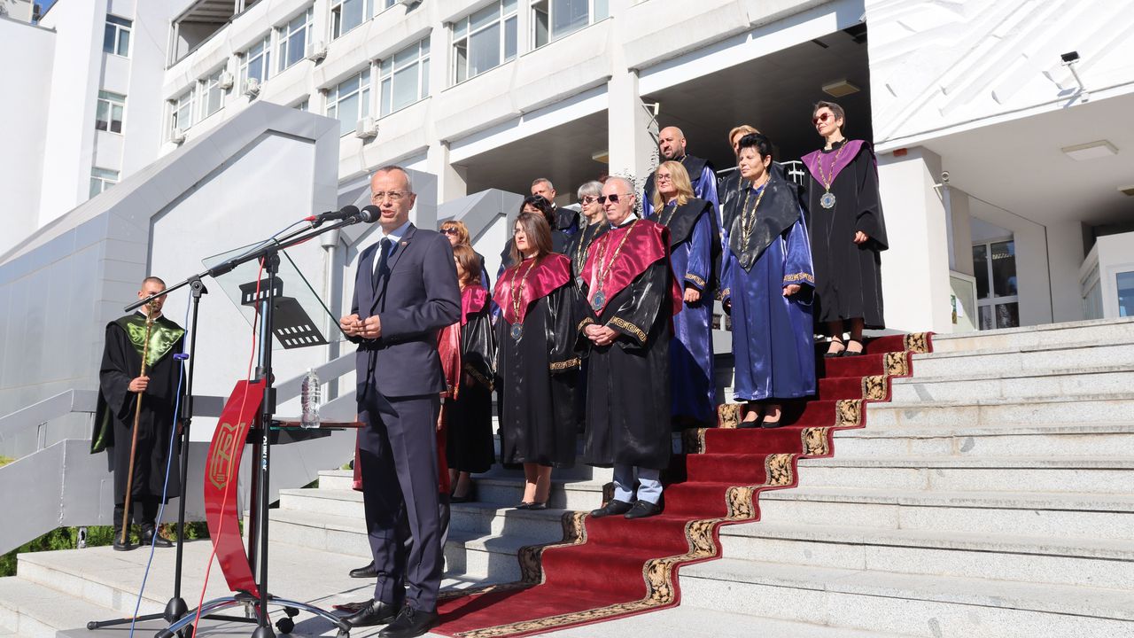 Откриха новата академична година в ЮЗУ "Неофит Рилски" в Благоевград