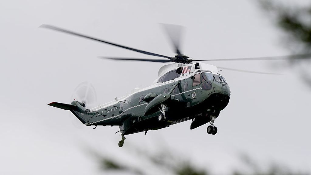 Мъж, насочил лазер към хеликоптера на американския президент Доналд Тръмп,