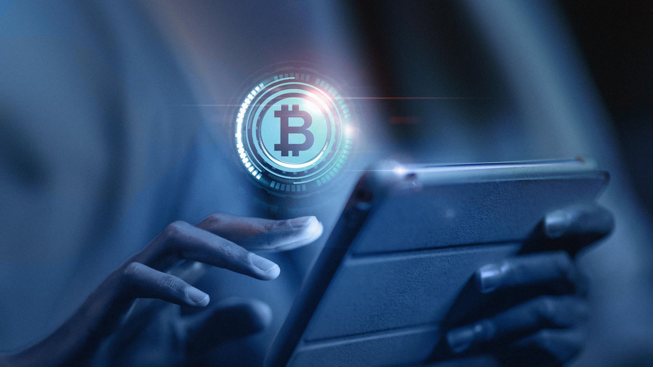 Разкриха мащабна измама с криптовалути в Испания