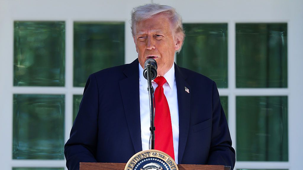 Имаме си Дарт Вейдър. Знаете кой е Дарт Вейдър, нали?“,