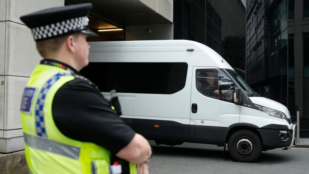 Осъденият, идентифициран като Мохамед Омар Хан, отне живота на Харви