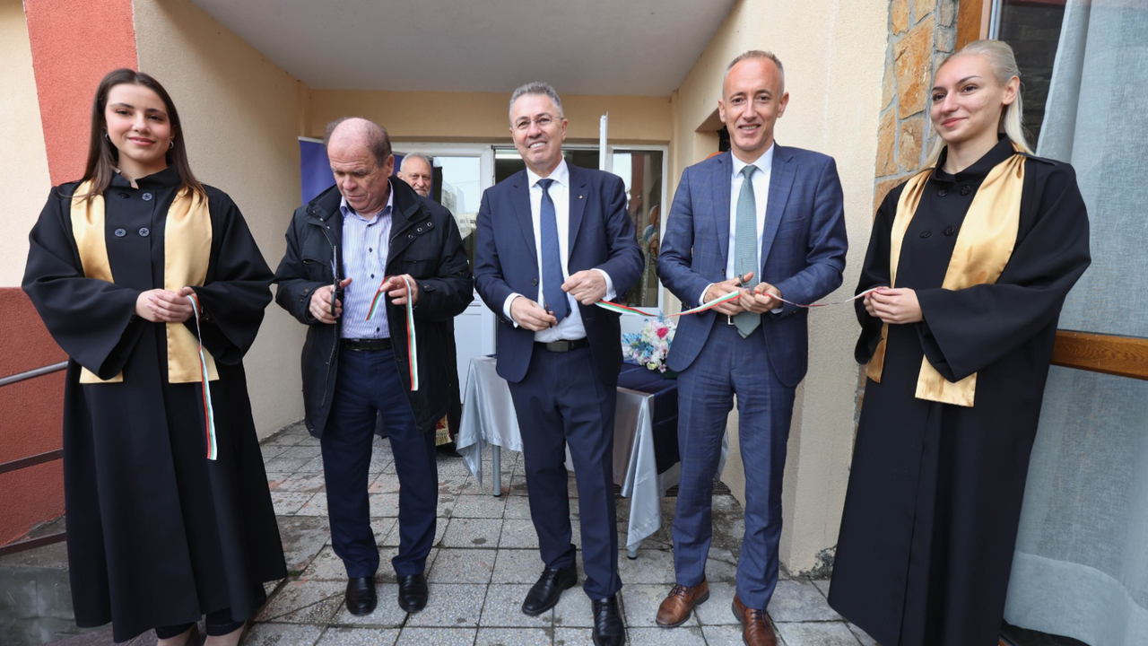 Министър Вълчев откри обновени общежития за над 1 200 бъдещи инженери и спортисти в София