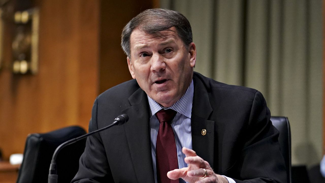 Сенаторът републиканец Майк Раундс заяви пред репортери, че в събота