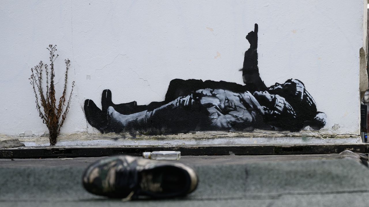 Неуловимият уличен художник Банкси потвърди, че стои зад нов графит,