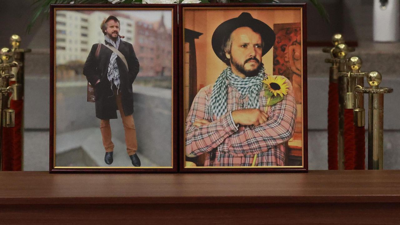 Днес се състоя поклонението пред тленните останки на писателя Калин