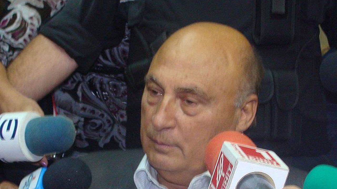 Изхвърлиха златния трон на Цар Киро