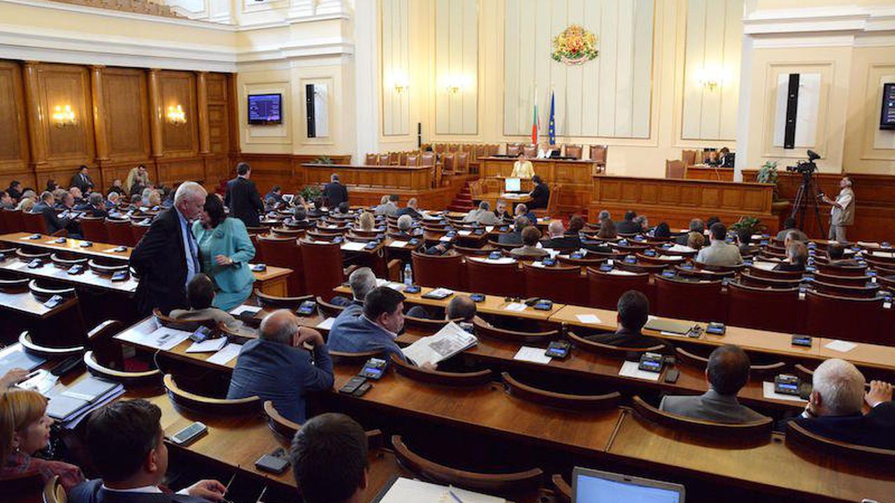 Парламентът ще заседава извънредно на 6 октомври