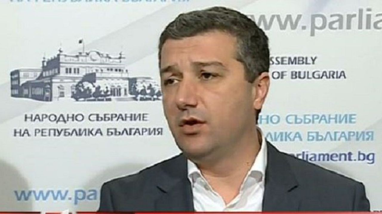 Драгомир Стойнев: Правителството да замрази концесията на Летище "София"