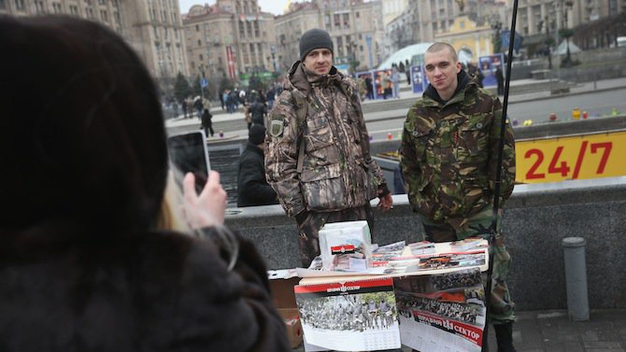 Кримски татари и активисти от "Десен сектор" започнаха икономическа блокада на Крим