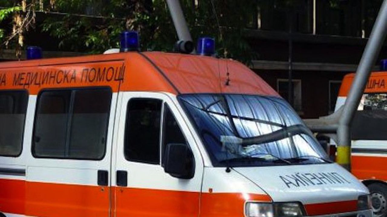 Шофьор блъсна майка с дете на пешеходна пътека