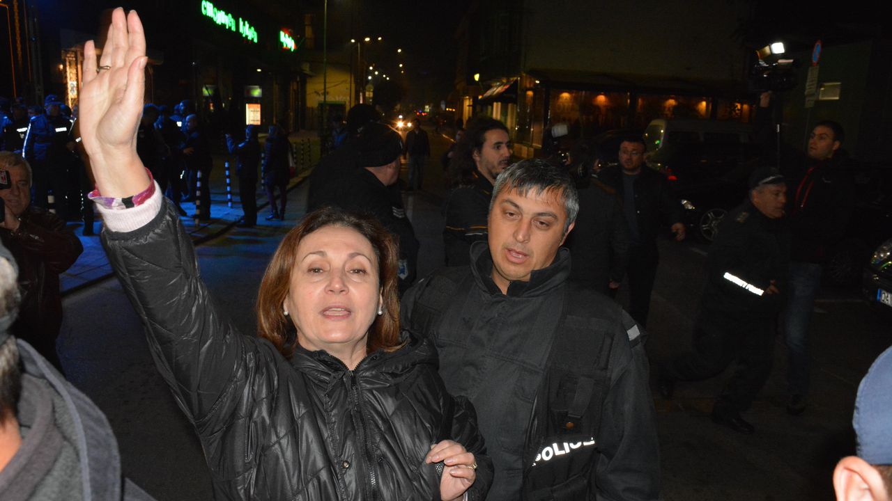 Столичен блок, пропищял от бежанците: Министър Бъчварова, елате ни на гости!