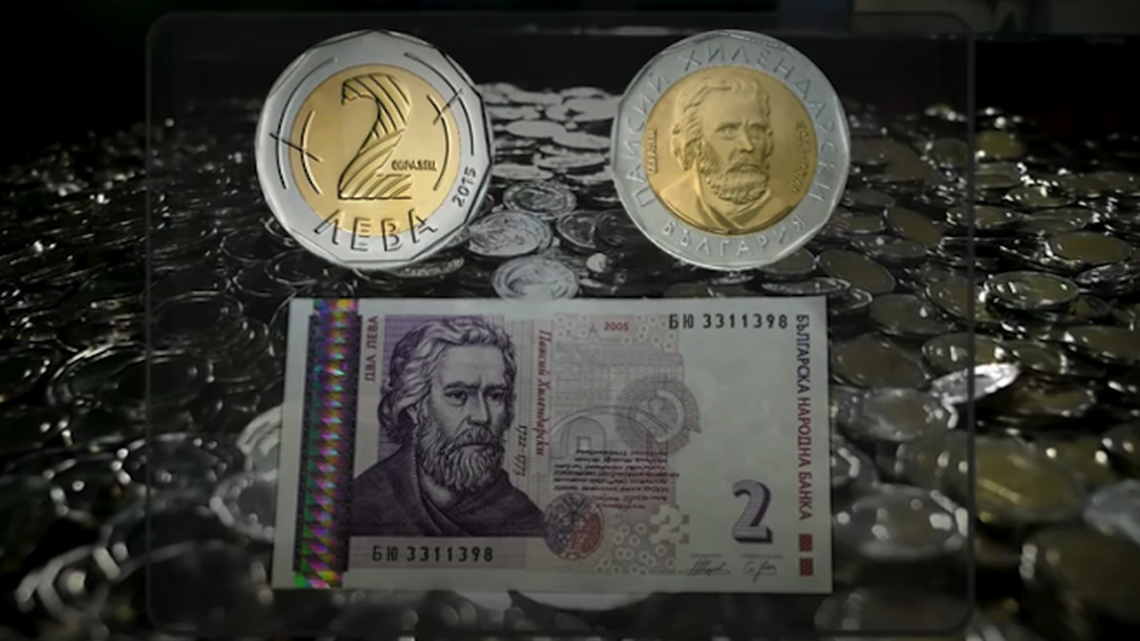 Автоматите за храни и напитки още не разпознават новата монета от 2 лева