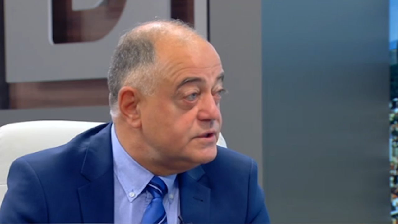 Ген. Атанасов с остра критика към Борисов: Много лесно се засяга пилето шарено от Банкя (видео)