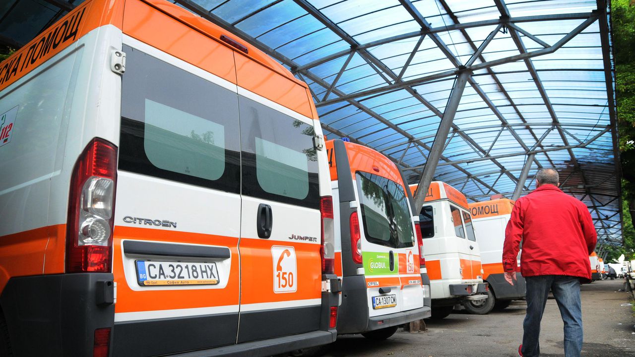 Жена е с опасност за живота след удар от товарен автомобил