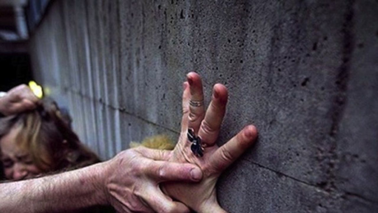 Затворник в отпуск изнасили 80-годишна жена