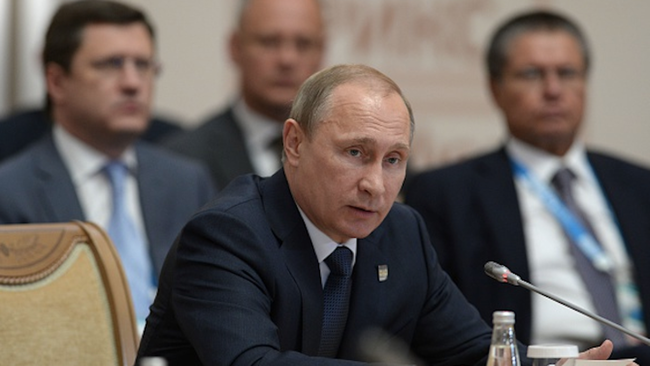 Путин: Русия оказва военна помощ на легитимната армия в Сирия