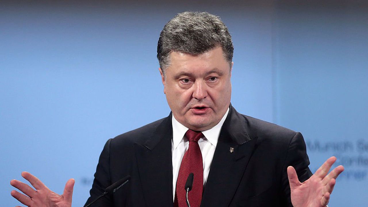 Порошенко нареди пълна бойна готовност на армията по границата с Крим