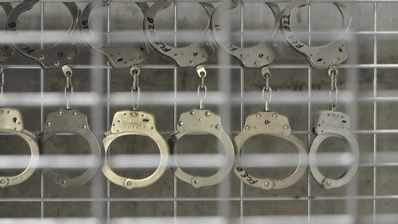 Задържаха млада жена за три кражби в Русе