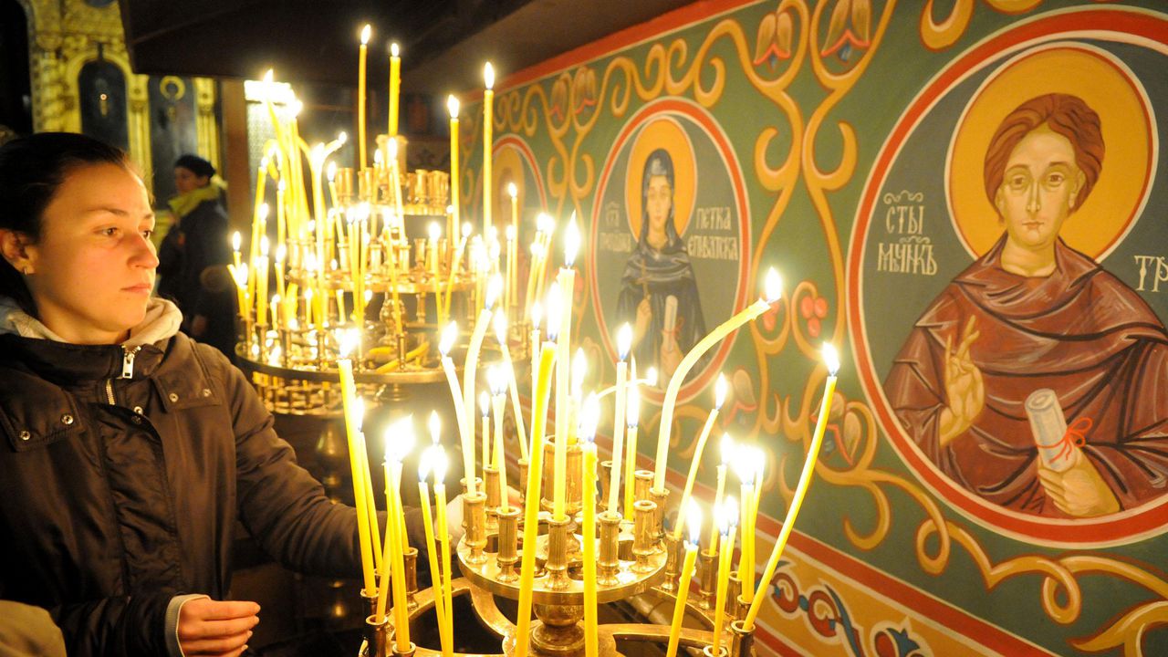 Църквата почита паметта на Светите мъченици Адриан и Наталия