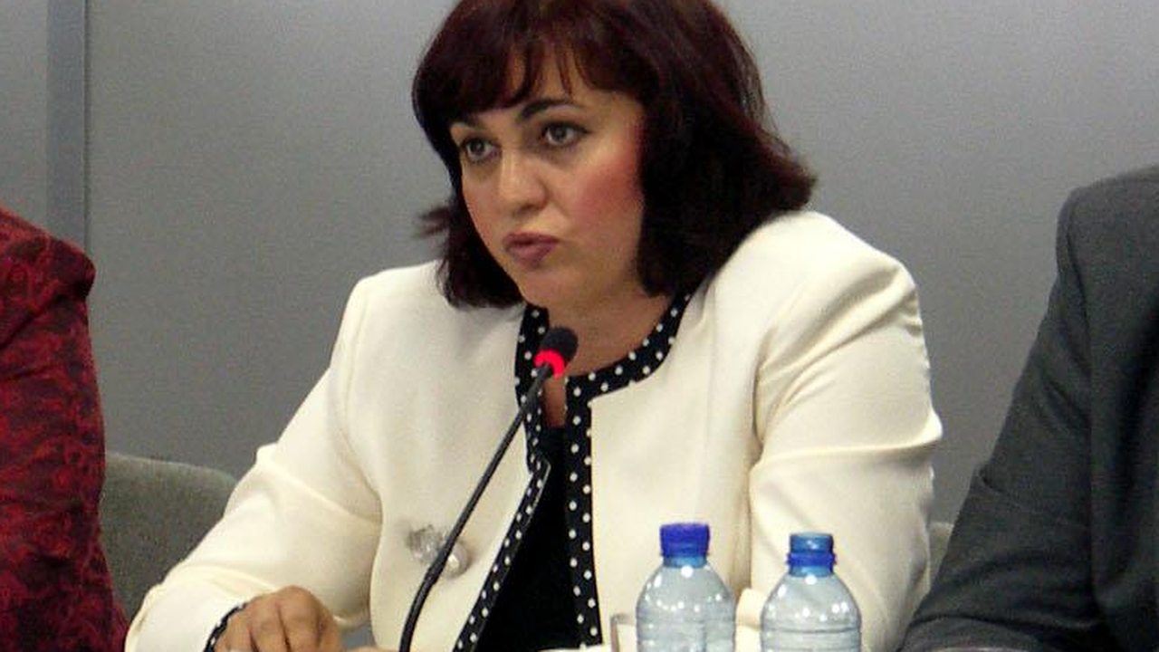 Нинова очерта профила на бъдещия президент (видео)
