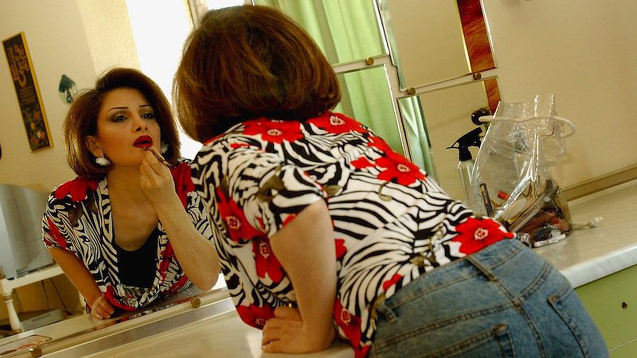 Модни агенти отиват в затвора, снимали иранчанки без забрадки