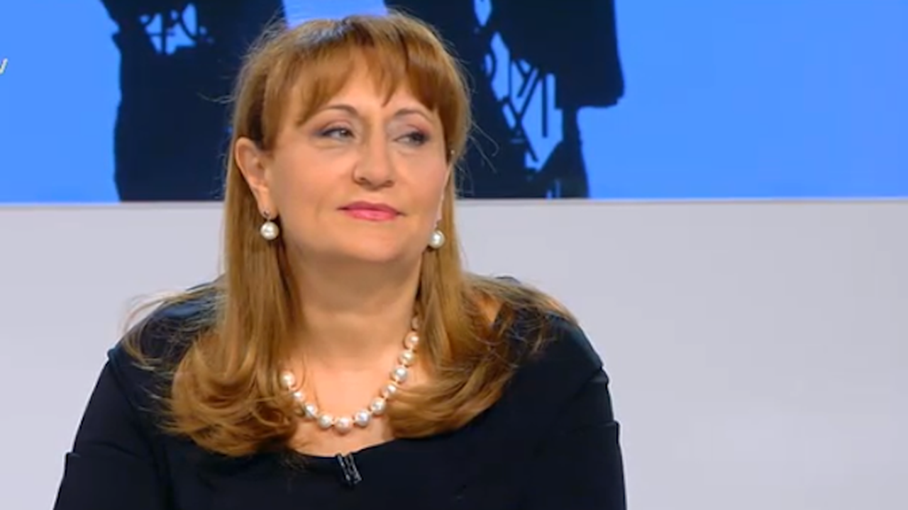 Лидия Шулева се закашля и притесни Цветанка Ризова в ефир