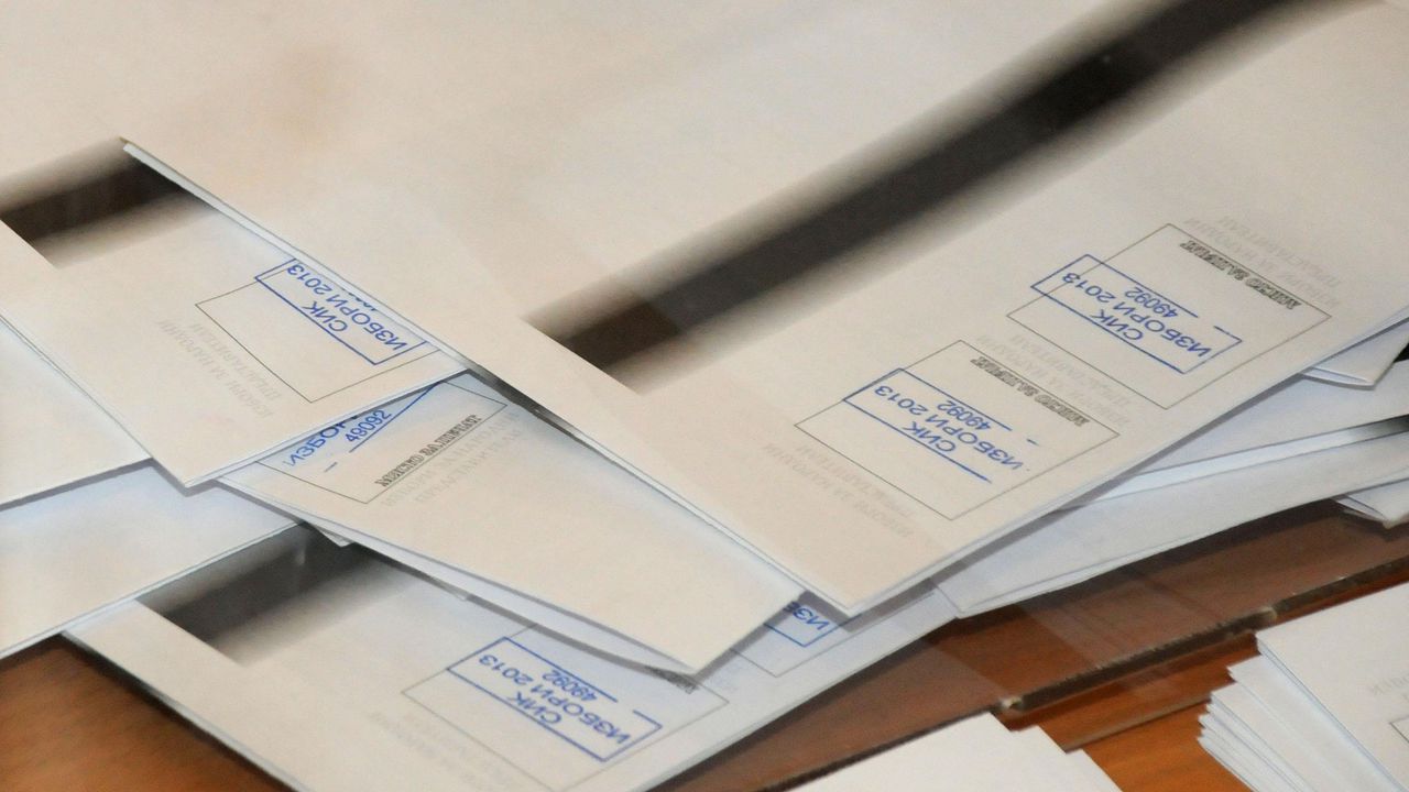 Девет депутати ще броят бюлетините за омбудсман