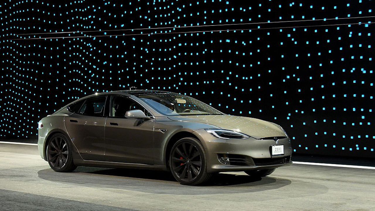 Tesla откри първата част от "гига завода" си в Невада