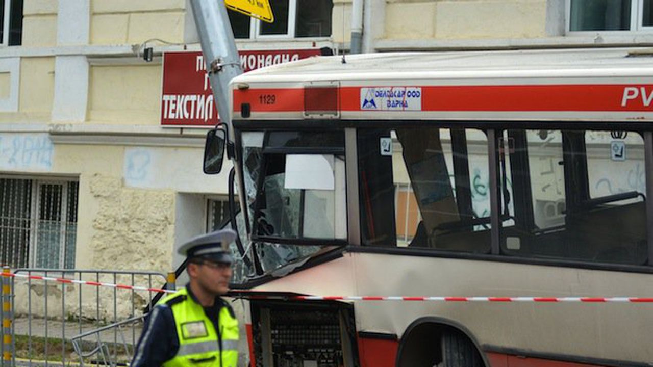 Катастрофа с автобус на градския транспорт в Пловдив