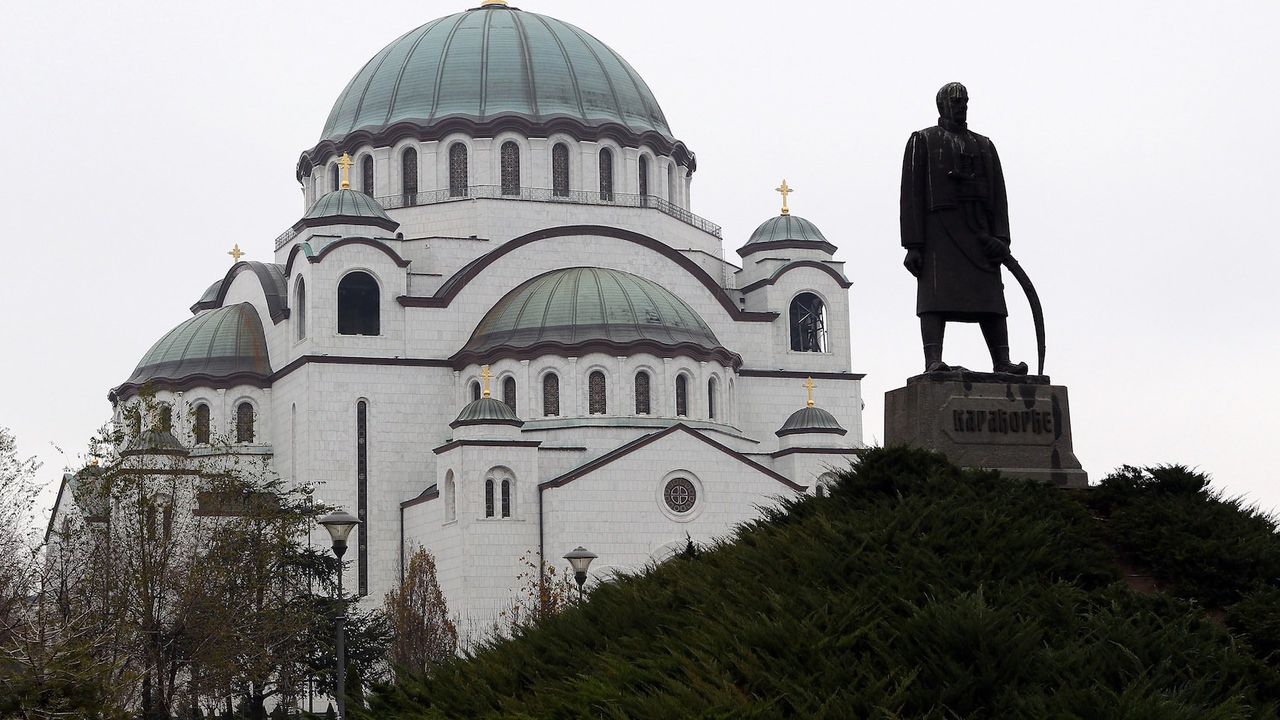 Записаха ареста на алчна бирничка в Белград (видео)