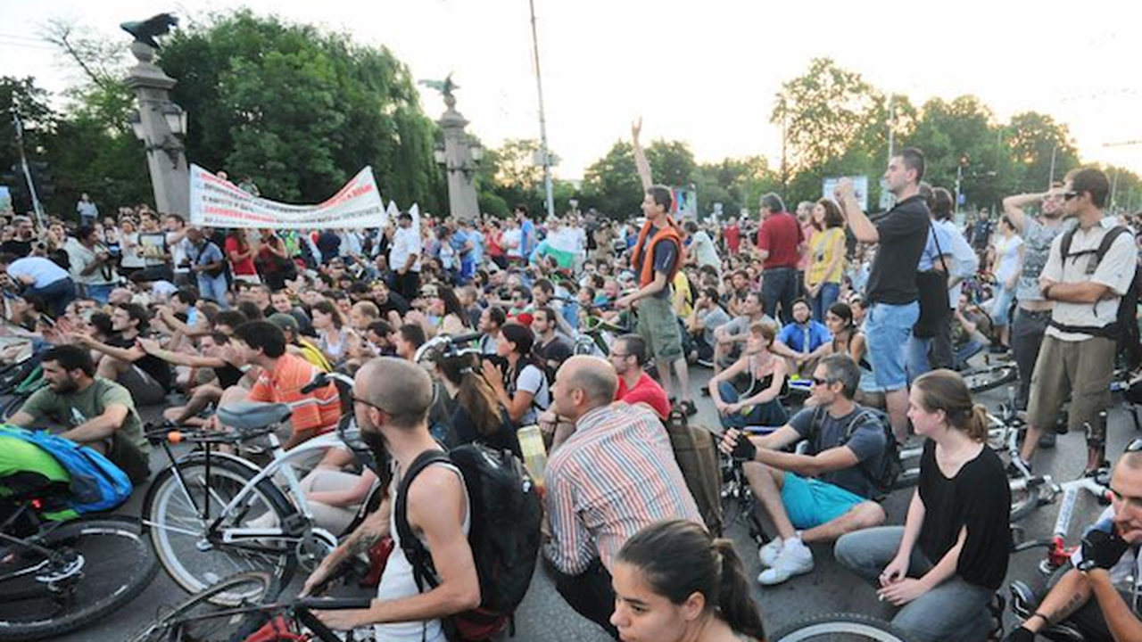 Вело протест под надслов "Критична маса" се провежда в София