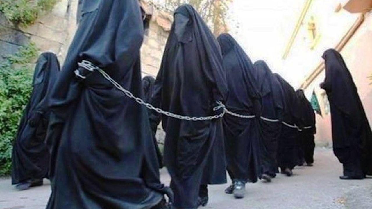 Джихадисти: Изнасилването на млади жени ни приближава до Аллах